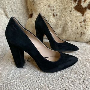BCBG suede pumps